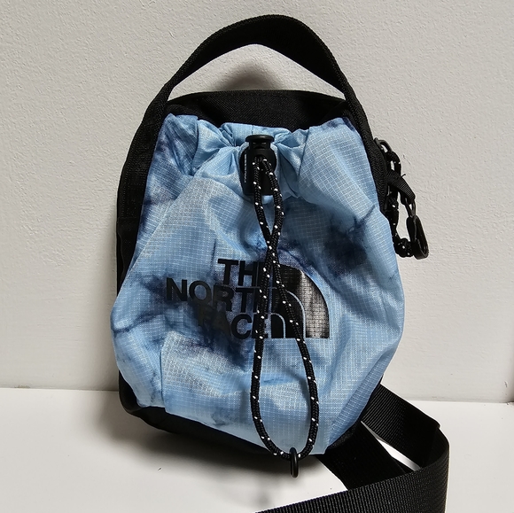 **SOLD**The North Face Bozer Shoulder/Waist Bag - Picture 5 of 5